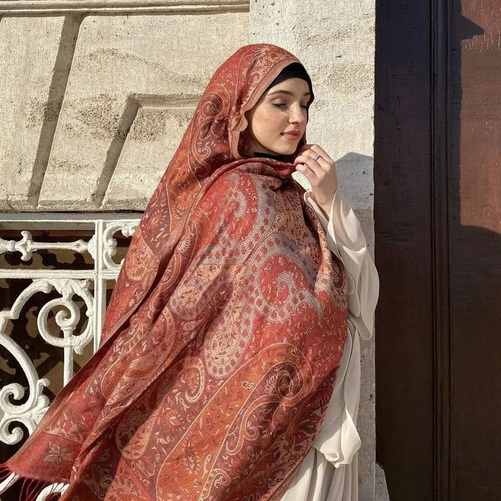 Sciarpa in lana hijab con stampa completa di pashmina di cavallo modello nuovo stile hijab inverno sciarpa calda spessa sciarpa intrecciata da uomo