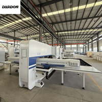 Máquina Combinada de Punzonado y Corte Láser de 3000W, Torreta de 30T y 16 Estaciones, CNC Mecánico de 5000x1250mm para Procesamiento de Paneles de Puertas Metálicas