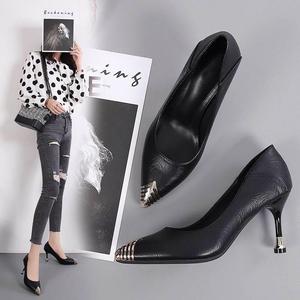Chaussures habillées pour femmes en cuir souple véritable, style escarpins de bureau à talon moyen, portables de deux façons, noires, vente en gros d'usine - Product Image 3