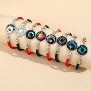 Pulseras Luminosas para Parejas, Diseño Sol y Luna, Brillan en la Oscuridad - Product Image 2