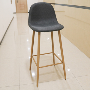<span class=keywords><strong>Chaise</strong></span> <span class=keywords><strong>de</strong></span> <span class=keywords><strong>bar</strong></span> basse en métal et acier <span class=keywords><strong>de</strong></span> 65 cm <span class=keywords><strong>de</strong></span> hauteur avec dossier haut, idéale pour restaurant, conforme EN12520 - Offre Spéciale - Product Image 2