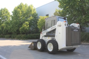 WECAN 730kg Minicargadora de Ruedas Delanteras, Minicargadora de Ruedas con Control de Joystick, Motor Diesel, 3000kg - Product Image 4