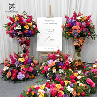 Ensemble floral artificiel de bienvenue aux tons vifs rouge, orange et violet, pour décoration de panneau de mariage sur chevalet