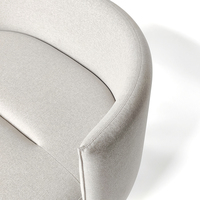 Kuckiger und schlanker italienischer stilvoller Einzelsofa Metallbeine Armchair Büro Wohnzimmer Freizeitsessel Akzentsofa