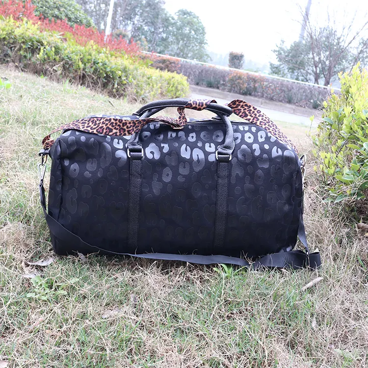 थोक आउटडोर यात्रा बैग निविड़ अंधकार duffle बैग काले महिलाओं देवियों के लिए काले तेंदुए चीता प्रिंट duffle बैग पर
