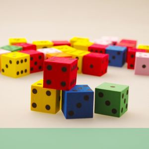 Cube en mousse EVA souple personnalisable carré de 2cm Blocs d'éponge colorés dés à pois pour jouets éducatifs - Product Image 2