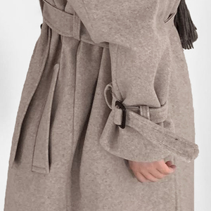 Manteau en laine pour femme - Élégant manteau long d'hiver à double boutonnage avec ceinture, coupe ajustée, couleur avoine - Logo personnalisé - Product Image 6