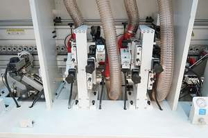 Ligne de production de panneaux de densité de contreplaqué pour ébéniste Routeur de bordure à fonctionnement automatique E70 - Product Image 5