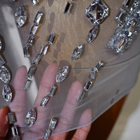 Abito Mini in Cristallo Argento con Fiori 3D, Monospalla, in Rete Trasparente con Strass, Aderente, per Serate di Gala e Sfilate