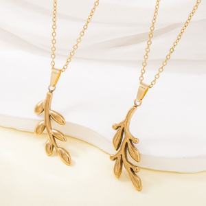สร้อยคอแฟชั่นปี 2026 สไตล์มินิมอล ชุบทอง 18k PVD ลายกิ่งมะกอก สร้อยคอแสตนเลสชุบทองสำหรับผู้หญิง - Product Image 1