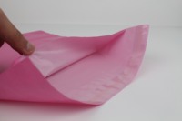 Approvisionnement d'usine de différentes tailles de sacs d'expédition en plastique polyéthylène de couleur rose foncé pochette d'expédition durable étanche