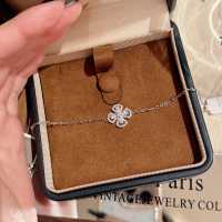Bracelet à breloques trèfle à quatre feuilles pour femme, bijoux minimalistes tendance, cadeau