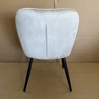 Fauteuil de loisirs moderne de luxe en velours capitonné avec accoudoirs, pieds en chrome doré, revêtement en poudre et éponge pour mobilier de salon