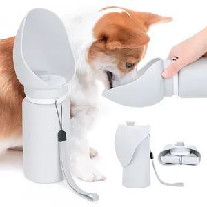 Misuratore di qualità alimentare in silicone 550ml per animali domestici borraccia per cani all'aperto Dispenser bottiglia per bere per cani che camminano