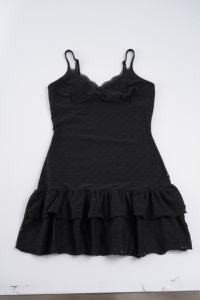 Vestido de mujer de moda con encaje de malla, diseño de volantes escalonados y diseño calado de pastel para verano - Product Image 6