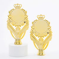 Partie en plastique de Figure de couronne d'or la plus chaude du trophée pour le petit trophée de Football Football Tennis Cricket HP32