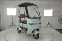 Nouveau tricycle compact cyclomoteur à 3 roues avec auvent de toit coupe-vent imperméable à la pluie tricycle électrique en option