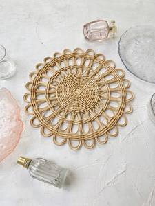 Nouveau choix rotin napperon avec motif de fleurs napperon en rotin naturel coussin isolant de table décoration de table de fête de mariage - Product Image 4