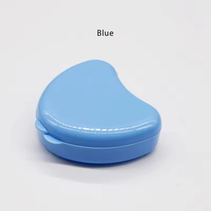 Estuche para Dentadura Parcial de Acrílico en Forma de Corazón, Caja de Almacenamiento Portátil para Viajes, Plástico Libre de BPA, Uso Diario en el Hogar - Product Image 4