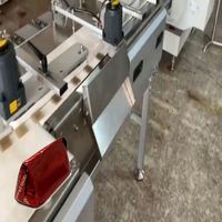 Machine d'emballage en aluminium de style enveloppe pour chocolat en forme de triangle, avec distribution de colle, fonctionnement continu, conception personnalisée automatique