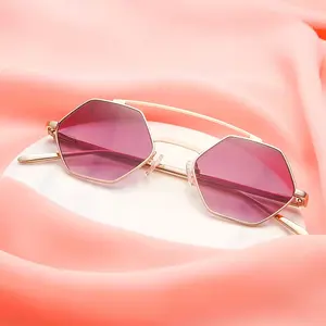 ファッション小型サングラスサプライヤー紫色ドロップシッピングサングラス