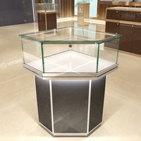 Vitrine de luxe professionnelle pour usine, design élégant d'armoire LED, présentoir haut de gamme pour bijoux en or pour boutique