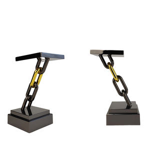 Trofeos <span class=keywords><strong>de</strong></span> cadena <span class=keywords><strong>de</strong></span> hierro <span class=keywords><strong>de</strong></span> acero inoxidable <span class=keywords><strong>de</strong></span> metal negro en blanco personalizados al por mayor premios artesanales <span class=keywords><strong>de</strong></span> resina recuerdo para copas <span class=keywords><strong>de</strong></span> Ligas <span class=keywords><strong>de</strong></span> Campeones - Product Image 3