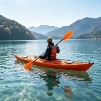 Kayak en plastique LLDPE blanc en promotion, kayak de surf durable pour les passionnés de sports nautiques