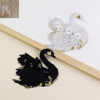 Patch décoratif DIY en tissu brodé de fleurs grandes et élégantes, perles de cygne noir et blanc, pour vêtements BD-024 Chine