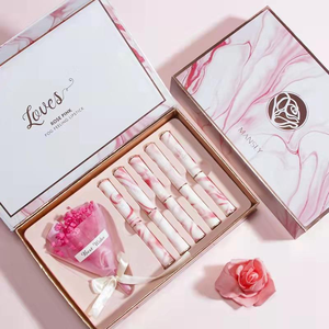 กล่องของขวัญลิปสติก Mansly Pink Marble Rose พร้อมดอกไม้ประดิษฐ์ ลิปสติกเนื้อแมทท์วีแกน บำรุงริมฝีปาก ของขวัญสุดโรแมนติกสำหรับผู้หญิง เครื่องสำอางขายส่ง - Product Image 1