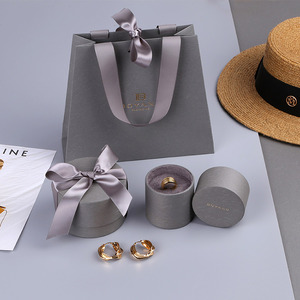 Boîte d'emballage personnalisée Boyang pour colliers et pendentifs en forme de cœur en papier pour la Saint-Valentin - Product Image 5