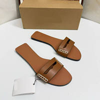 Nouvelles sandales plates marron pour femme, collection été 2026 – Tongs de plage décontractées et tendance pour l'extérieur