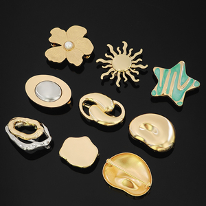 Boucles en métal plaqué or, formes variées (fleur, soleil, étoile, coquillage, irrégulières), connecteurs décoratifs en forme d'anneau, quincaillerie durable - Product Image 2