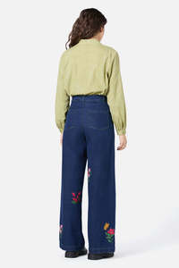 Custom Boutique Ladies Vintage Casual <b>Embroidered</b> Denim <b>Jeans</b> 100% Cotton Washed High Waisted Loose Wide Leg <b>Jeans</b> for Women - Product Image 3