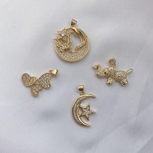 Kenmerkend Gestileerd 18K Messing Hart Vlinder Olifant Maan Ster Ketting Hanger Charmes Voor Sieraden - Product Image 1