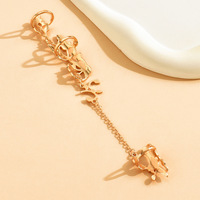Tempérament creux géométrique longue chaîne Double bagues pour femmes 18K plaqué or alliage Grain fleur feuille bagues