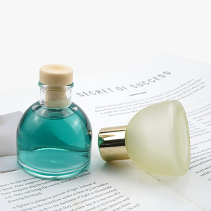 Bouteille vide transparente en verre pour aromathérapie 40ml 50ml avec bouchon rond et ouverture lisse, ne blesse pas les mains, vente en gros personnalisée - Product Image 6