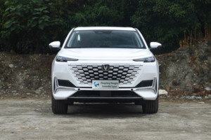 Dernier modèle Changan UNI-K 2.0T avec moteur Blue Whale, SUV, phares LED, poignée de porte cachée, 360 °   Caméra APA6.0 au design sportif pour le stationnement - Product Image 2