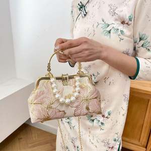 2025 Prom Parel Borduurwerk Bloemen Handtassen Dames Luxe Avondtassen voor Bruiloften Chinese Stijl Bling Clutch Tas - Product Image 1