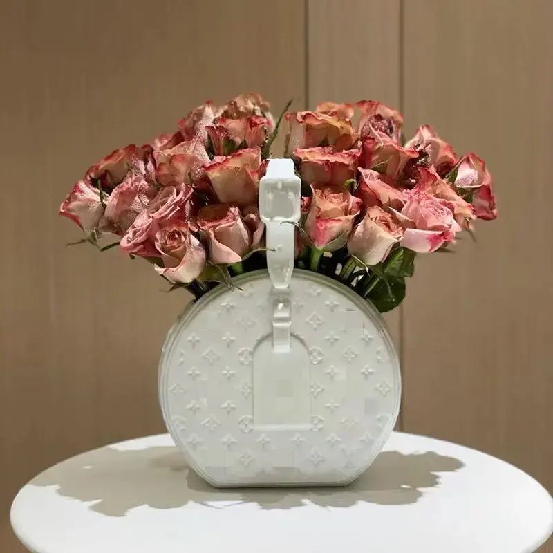 Yüksek kalite yaratıcı reçine büyük saksı modern vazo ev dekorasyon kapalı oturma odası için reçine yapılmış çanta vazo