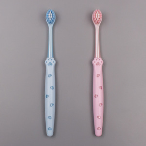 Brosse à dents pour enfant avec manche en forme de patte de chat, poils extra doux en nylon, manuelle, pour usage domestique - Product Image 2