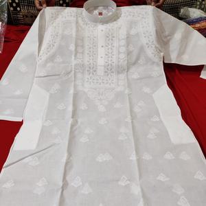 Classique Hommes Kurta Avec Lucknowi Chikanwork Broderie Élégant Et Confortable Kurta Designs Pour Hommes Convient À Un Usage Quotidien - Product Image 1