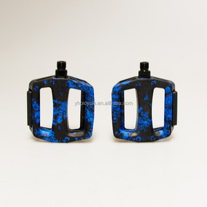 Pédale de vélo en nylon Camouflage Pédales ultra-légères Collection d'éclaboussures de couleur Pédales de vélo de montagne - Product Image 2