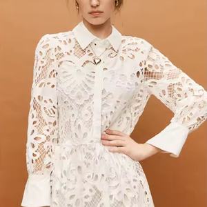 เดรสลำลองคุณภาพสูงมาใหม่สำหรับฤดูใบไม้ร่วง แขนยาว ปกคอเสื้อพับได้ แต่งลูกไม้ลายดอกไม้ ผ้าลินินผสมฝ้าย สีขาว เรียบหรู - Product Image 2