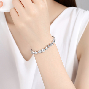 <span class=keywords><strong>Pulsera</strong></span> LUOTEEMI para Mujer, Bañada en Oro Blanco con Rodio, Diseño de Flor de Cuatro Hojas con Circonita Cúbica, Moderna y Elegante - Product Image 3