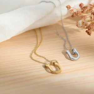 Collana con Ciondolo a Forma di Lettera U in Acciaio Inossidabile, Catena Singola da 1CM, Gioielli alla Moda - Product Image 2