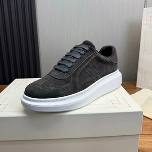 รองเท้าแฟชั่นดีไซน์หรูหราทันสมัย รองเท้ากีฬาแบรนด์ดัง รองเท้าลำลองกีฬา รองเท้ากันลื่นสำหรับเดินเล่นกลางแจ้ง - Product Image 1