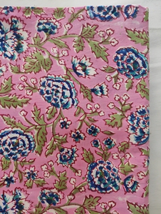 Bloque de mano indio de alta calidad hecho a mano con estampado floral para vestidos acolchados y tela artesanal para niños por yardas a precio al por mayor - Product Image 3