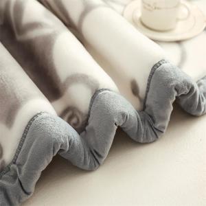 Couverture rectangulaire Raschel épaissie toutes saisons, super douce, double couche, pour hiver, mariage, motif dessin animé, vente en gros pour achats groupés - Product Image 3