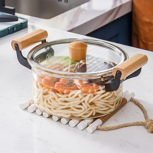 Venta al por mayor de fábrica: Juego de ollas y sartenes modernas de vidrio de borosilicato de 5.5L/4.5L, con mango de madera, aptas para horno y cocina. - Product Image 4